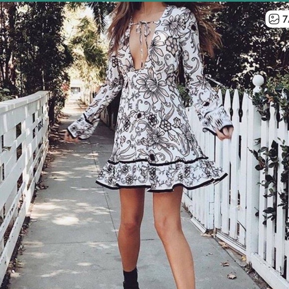 For Love And Lemons Dresses & Skirts - For love and lemons Ayla plunge dress